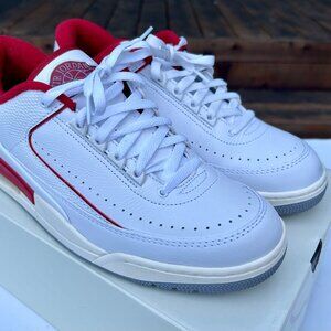 Air Jordan 2/3 - White/ Varsity Red - Size 11; 8/10